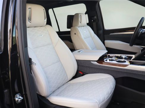 New 2026 Cadillac Escalade ESV Platinum Sport w/ LPO, ONYX Package AWD/4WD image 20