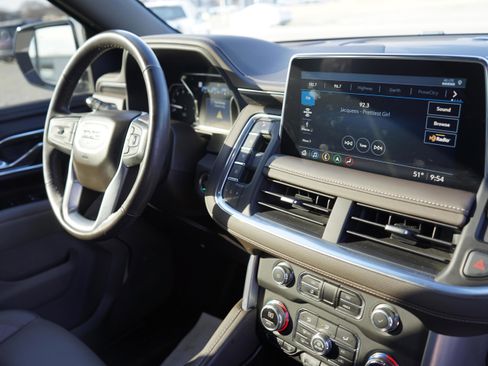 Used 2021 GMC Yukon SLT w/ Rear Media and Nav Package image 28