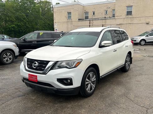 Used 2017 Nissan Pathfinder SV AWD/4WD image 2