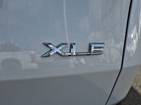 Used 2024 Toyota Grand Highlander XLE image 25