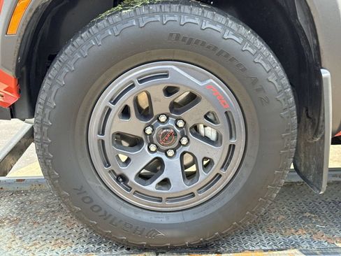 Used 2025 Nissan Frontier PRO-4X w/ Tow Package AWD/4WD image 10