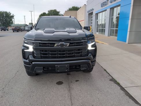 Used 2023 Chevrolet Silverado 1500 LT Trail Boss w/ LT Trail Boss Premium Package AWD/4WD image 3