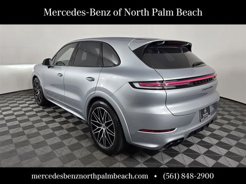 Used 2025 Porsche Cayenne GTS image 4