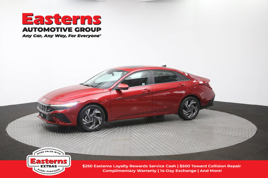 Used 2025 Hyundai Elantra SEL FWD image 60