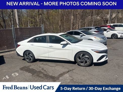 Certified 2025 Hyundai Elantra SEL image 4