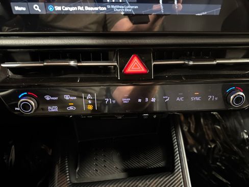 Used 2023 Kia Niro EX FWD image 23