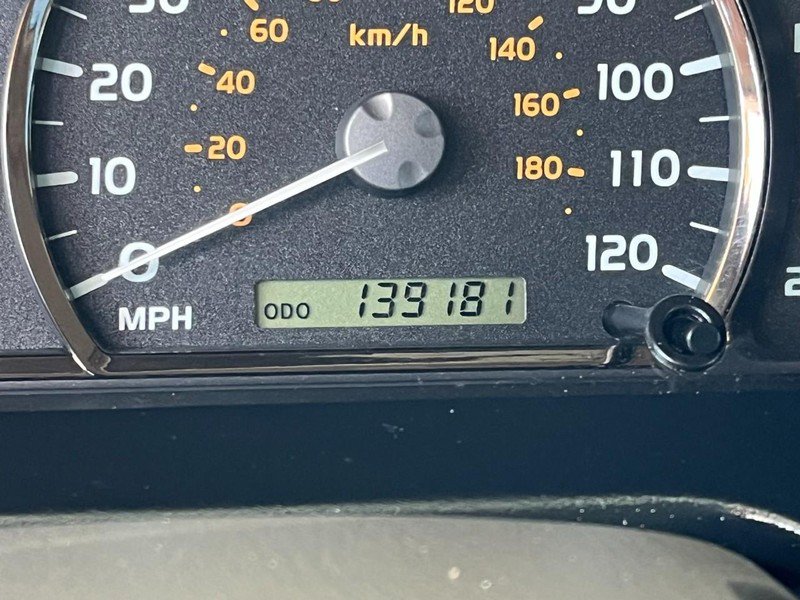 Used 2006 Toyota Sequoia SR5 RWD image 16