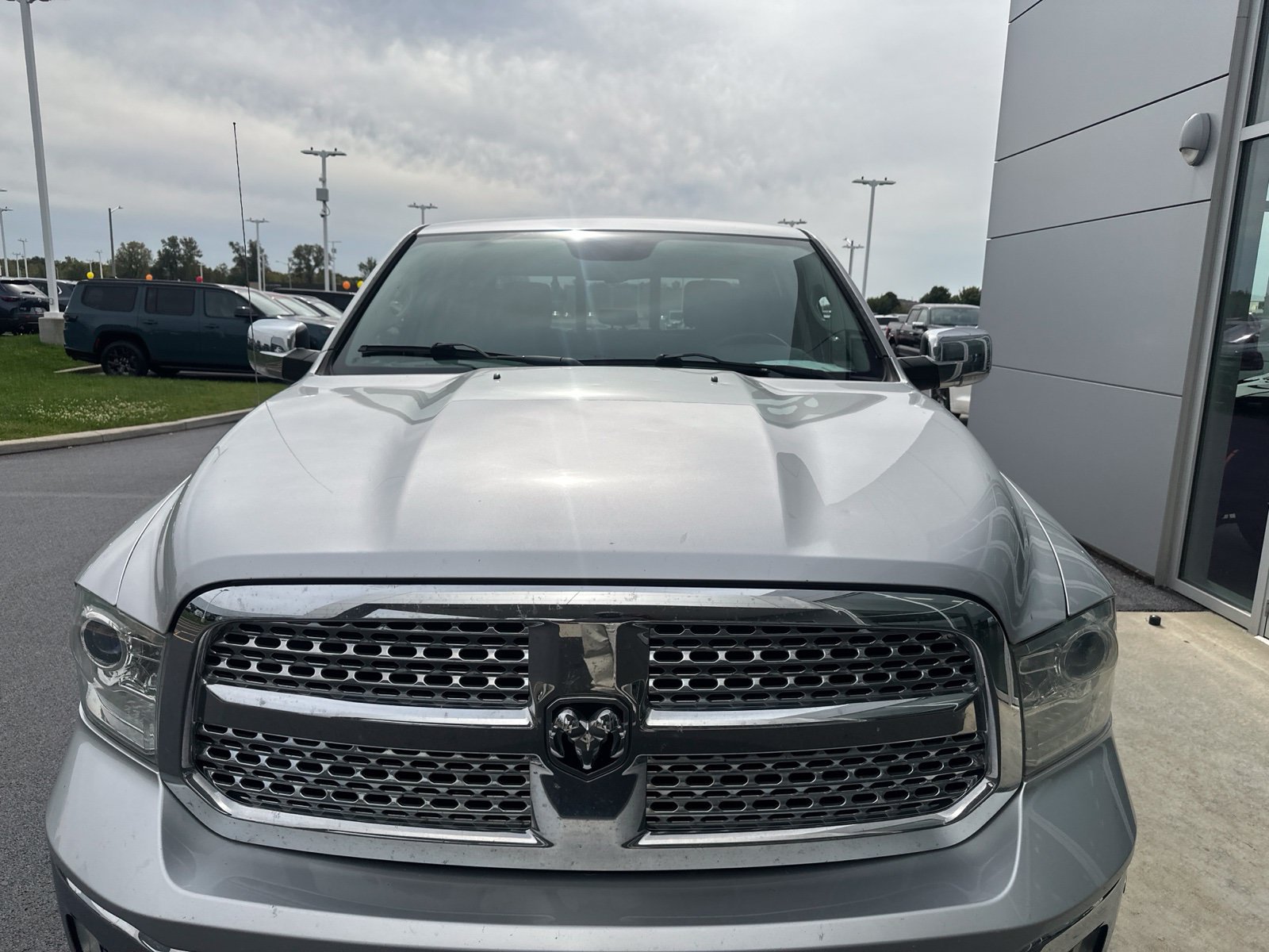 Used 2015 RAM 1500 Laramie w/ Convenience Group AWD/4WD image 4