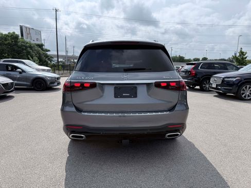 Used 2025 Mercedes-Benz GLS 450 4MATIC image 5