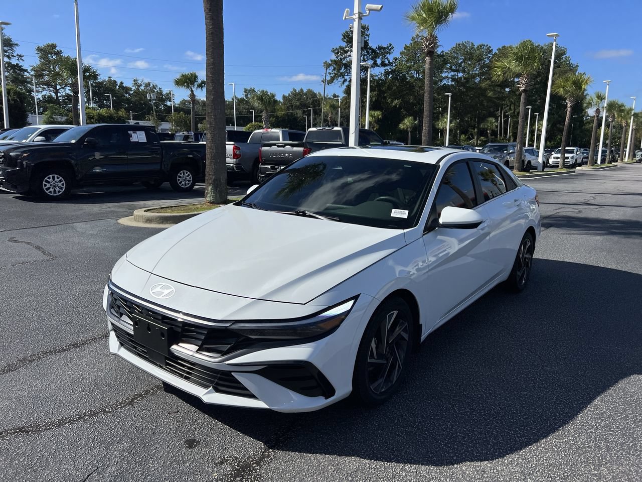 Used 2024 Hyundai Elantra SEL w/ Convenience Package FWD image 5
