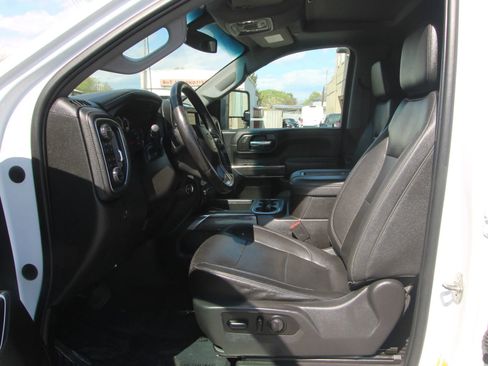 Used 2021 Chevrolet Silverado 2500 LTZ w/ LTZ Convenience Package image 9