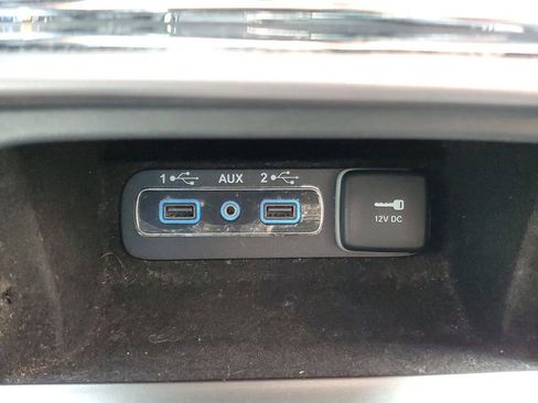 Used 2019 Jeep Grand Cherokee Laredo image 23