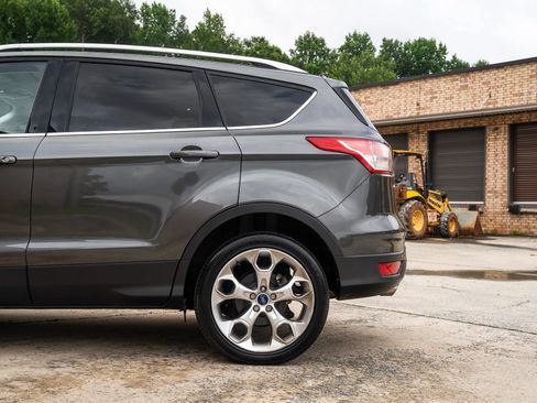 Used 2015 Ford Escape Titanium w/ Equipment Group 301A FWD image 5