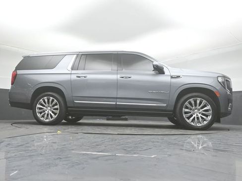 Used 2022 GMC Yukon XL Denali w/ Denali Premium Package image 47
