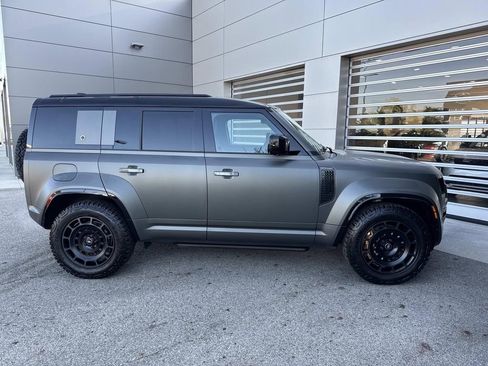 Used 2025 Land Rover Defender 110 AWD/4WD image 9