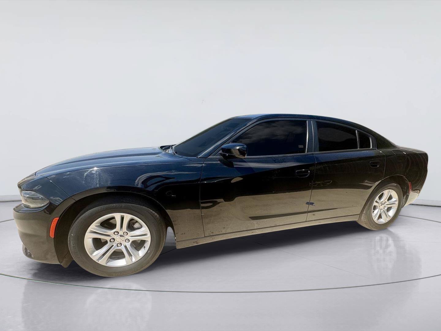 Used 2021 Dodge Charger SXT RWD image 8