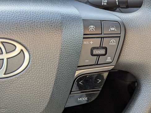 Used 2025 Toyota Camry LE FWD image 27