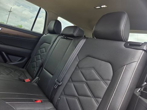 Used 2025 Volkswagen Atlas SE AWD/4WD image 24
