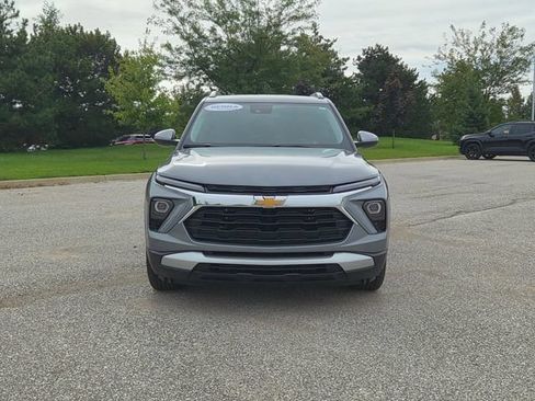 Used 2024 Chevrolet TrailBlazer LT w/ Convenience Package FWD image 2