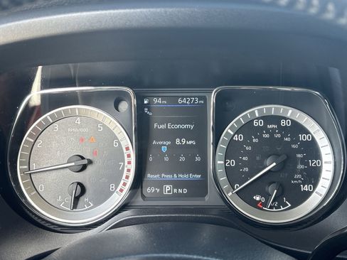 Used 2019 Nissan Titan SV w/ SV Convenience Package image 32