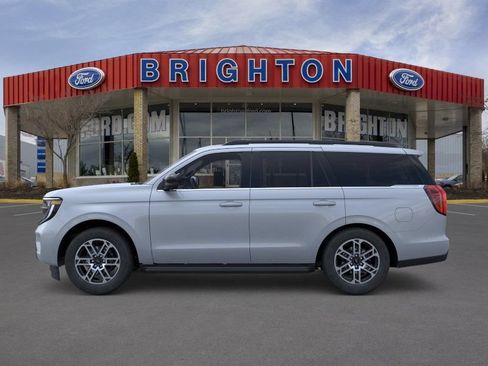 Used 2026 Ford Expedition Active AWD/4WD image 2