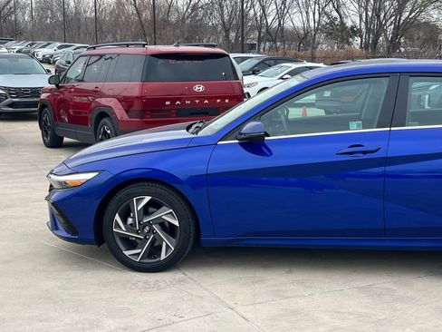Certified 2025 Hyundai Elantra Limited image 7