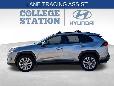 Used 2020 Toyota RAV4 XLE Premium image 7