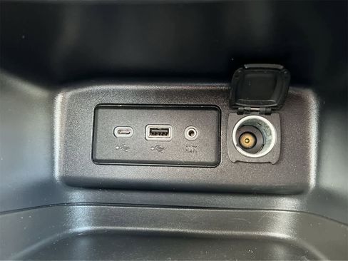 Used 2019 Chevrolet Equinox LT w/ Driver Convenience Package image 30