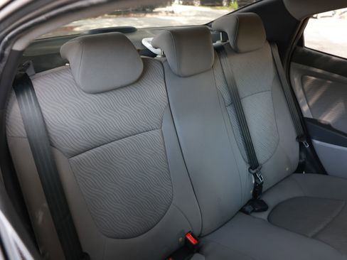 Used 2013 Hyundai Accent GLS w/ Premium Pkg FWD image 18