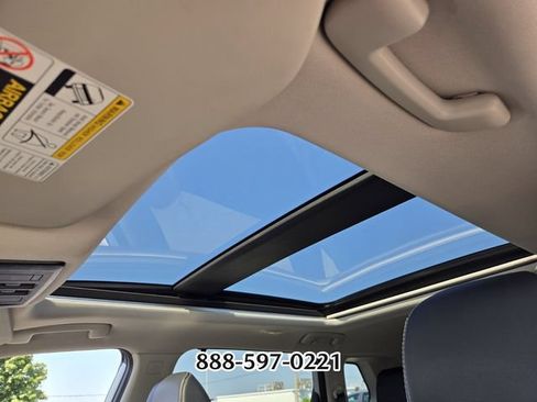 Used 2021 Nissan Rogue SL FWD image 11