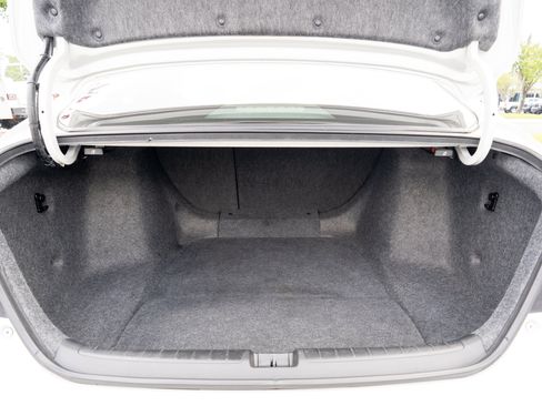 Used 2018 Honda Accord Sport image 41
