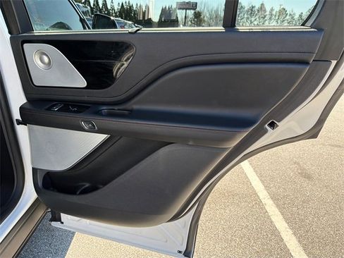 Used 2021 Lincoln Aviator Reserve w/ Equipment Group 201A image 16