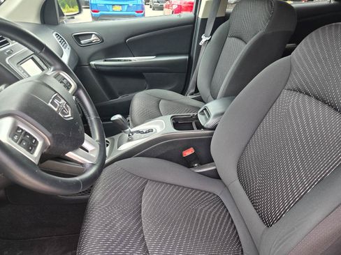 Used 2018 Dodge Journey SXT w/ Connectivity Group FWD image 19