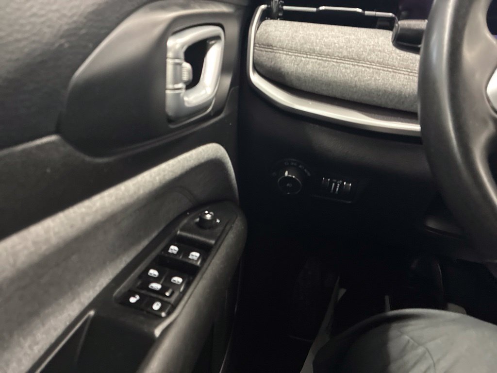 Certified 2023 Jeep Compass Latitude AWD/4WD image 53