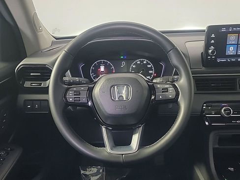 Certified 2025 Honda Pilot Touring image 22