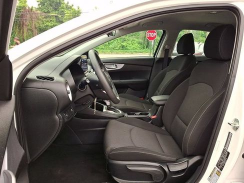 Used 2024 Kia Forte LXS FWD image 13