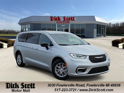 New 2026 Chrysler Pacifica Select