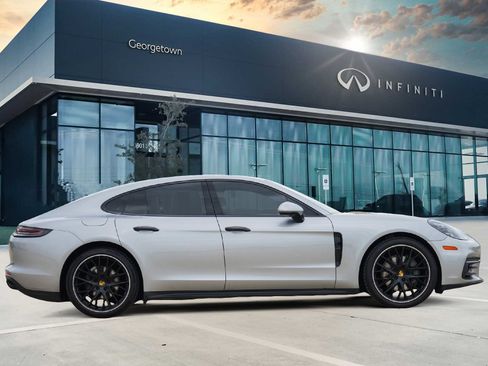 Used 2018 Porsche Panamera 4S image 3