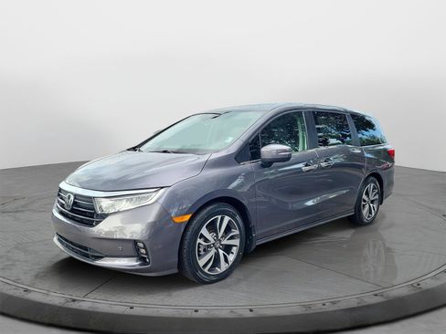Certified 2024 Honda Odyssey Touring image 3