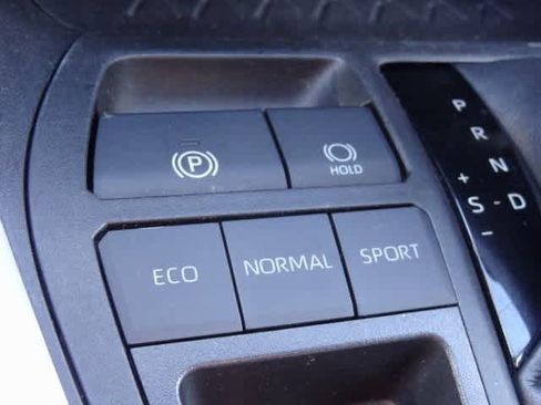 Used 2023 Toyota RAV4 XLE image 17