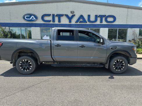 Used 2022 Nissan Titan PRO-4X AWD/4WD image 3