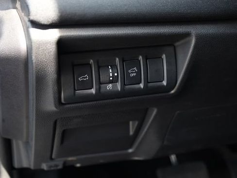 Used 2025 Subaru Outback Premium AWD/4WD image 13