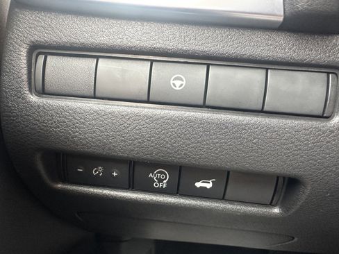 Used 2024 Nissan Rogue SV AWD/4WD image 20