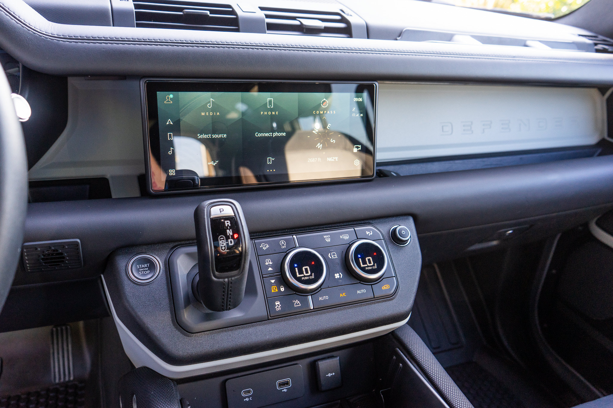 Used 2021 Land Rover Defender 110 X-Dynamic HSE AWD/4WD image 29