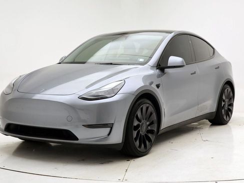 Used 2024 Tesla Model Y Performance image 2