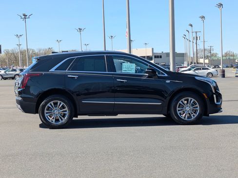 Certified 2023 Cadillac XT5 Premium Luxury w/ LPO, Floor Liner Package image 4