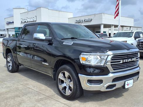 Used 2024 RAM 1500 Laramie AWD/4WD image 3
