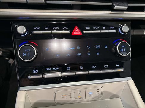 Certified 2025 Hyundai Santa Fe SEL image 26