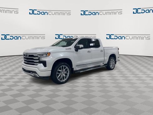 Used 2024 Chevrolet Silverado 1500 High Country w/ High Country Premium Package AWD/4WD image 4