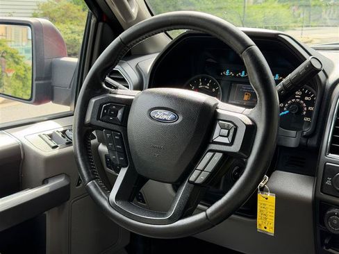 Used 2019 Ford F150 XLT w/ Equipment Group 302A Luxury AWD/4WD image 33